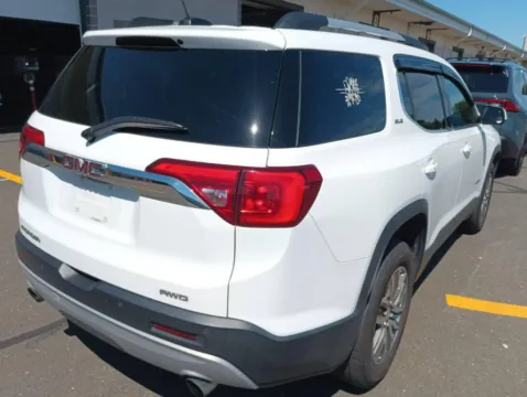 More photos of 2019 GMC Acadia SLE-2 at CarFive Nashua, NH, NH