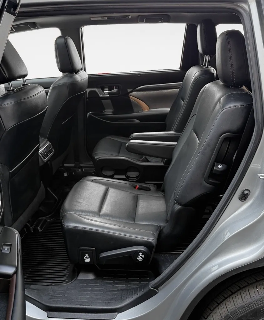 2018 Toyota Highlander Limited Platinum - Photo 13