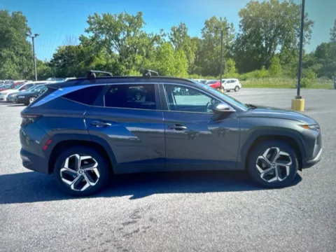 More photos of 2023 Hyundai Tucson SEL at CarFive Nashua, NH, NH
