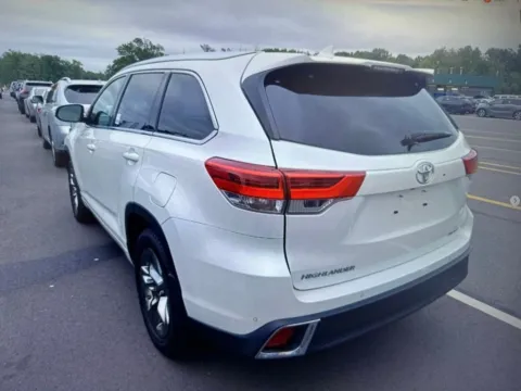 Photos of 2019 Toyota Highlander Limited Platinum for sale in Nashua, NH at CarFive Nashua, NH