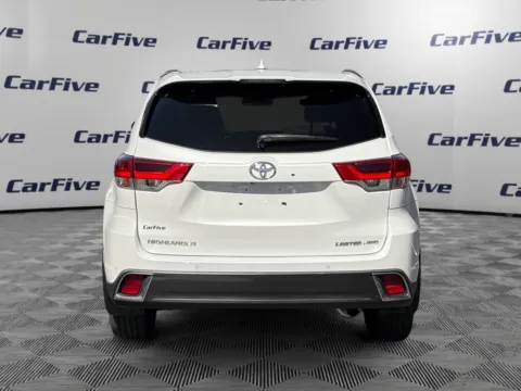 More photos of 2019 Toyota Highlander Limited Platinum at CarFive Nashua, NH, NH