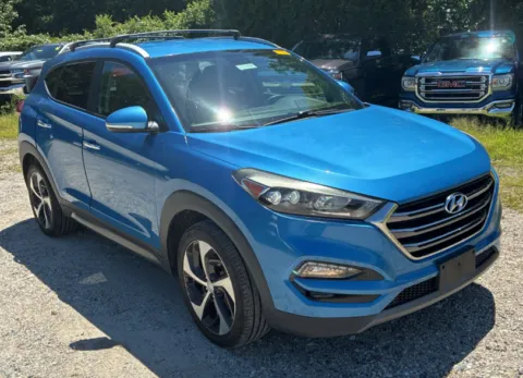 More photos of 2016 Hyundai Tucson Limited at CarFive Nashua, NH, NH