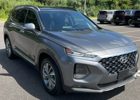 More photos of 2020 Hyundai Santa Fe SEL at CarFive Nashua, NH, NH
