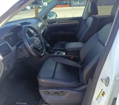 More photos of 2019 Volkswagen Atlas SEL at CarFive Nashua, NH, NH