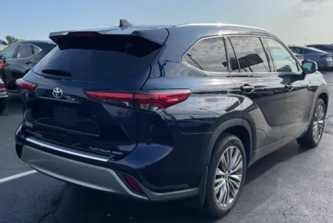 Another view of 2020 Toyota Highlander Platinum for sale in Nashua, NH at CarFive Nashua, NH