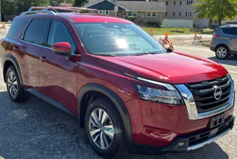 More photos of 2024 Nissan Pathfinder SL at CarFive Nashua, NH, NH