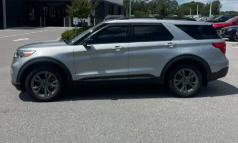 Photos of 2023 Ford Explorer XLT for sale in Nashua, NH at CarFive Nashua, NH