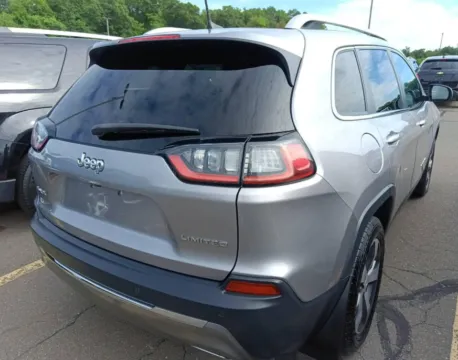 More photos of 2020 Jeep Cherokee Limited at CarFive Nashua, NH, NH