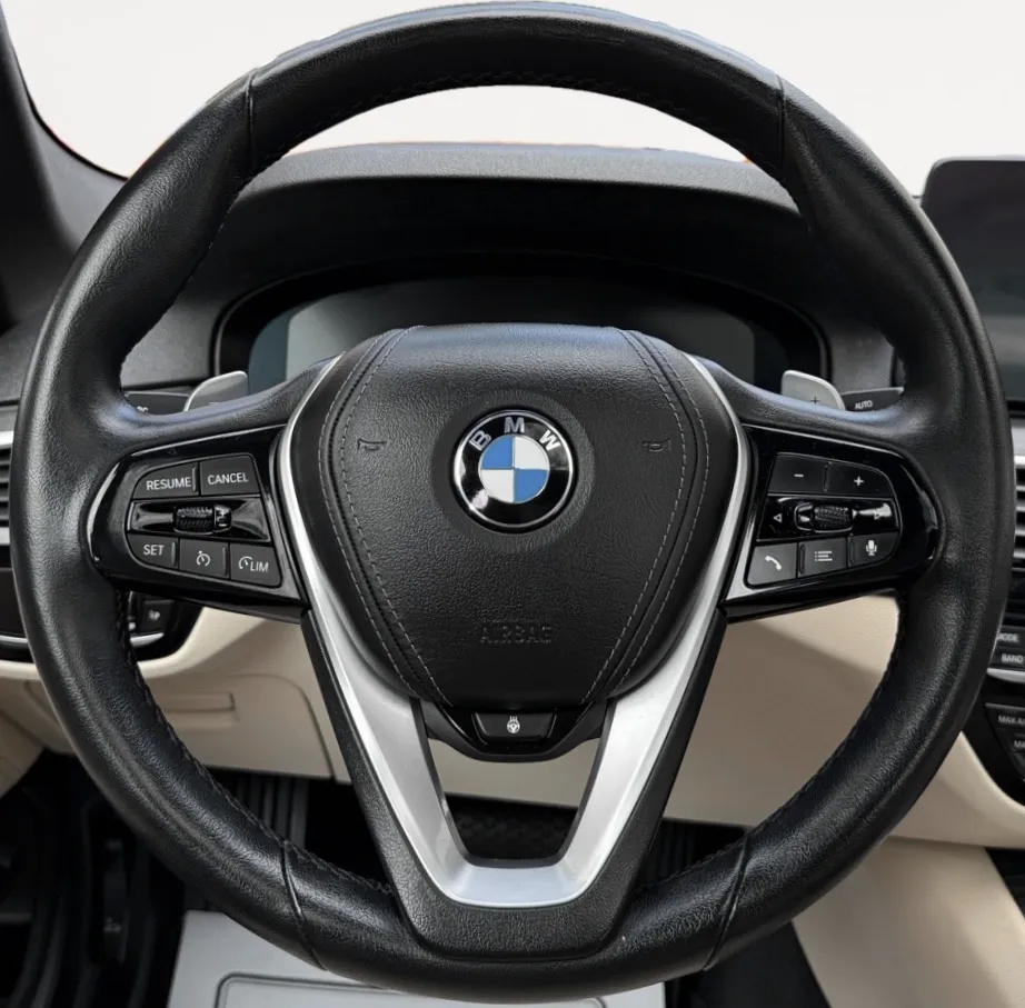2023 BMW 5 Series 530i - Photo 18