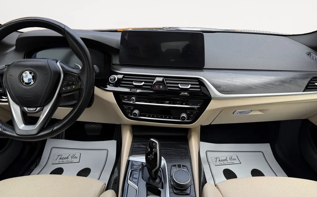 2023 BMW 5 Series 530i - Photo 17