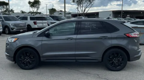 Photos of 2022 Ford Edge SE for sale in Nashua, NH at CarFive Nashua, NH