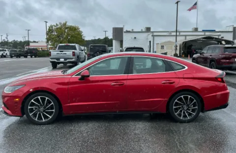 More photos of 2021 Hyundai Sonata Limited at CarFive Nashua, NH, NH
