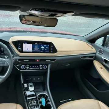 More photos of 2021 Hyundai Sonata Limited at CarFive Nashua, NH, NH