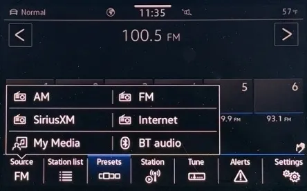 2023 Volkswagen Atlas SE w/Tech - Photo 21