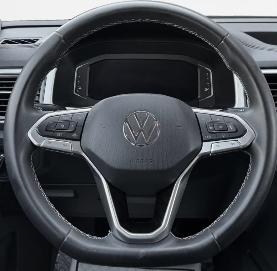 2023 Volkswagen Atlas SE w/Tech - Photo 18