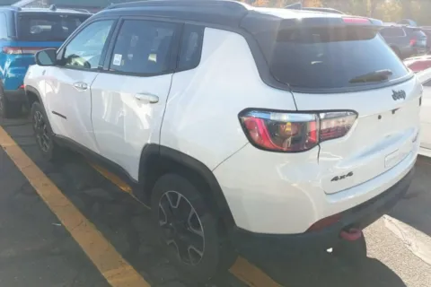 More photos of 2019 Jeep Compass Trailhawk at CarFive Nashua, NH, NH