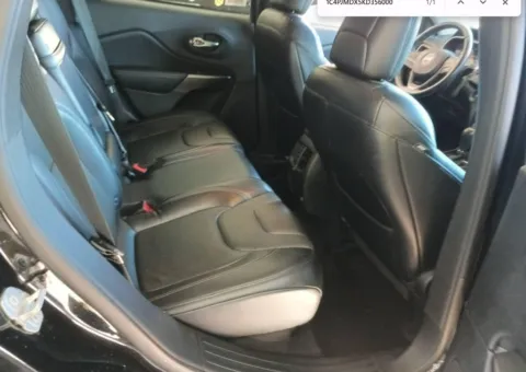 More photos of 2019 Jeep Cherokee Limited at CarFive Nashua, NH, NH