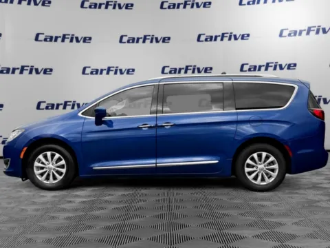 Photos of 2019 Chrysler Pacifica Touring L for sale in Nashua, NH at CarFive Nashua, NH