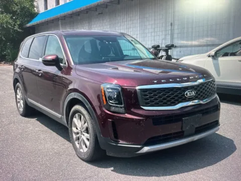 More photos of 2021 Kia Telluride LX at CarFive Nashua, NH, NH