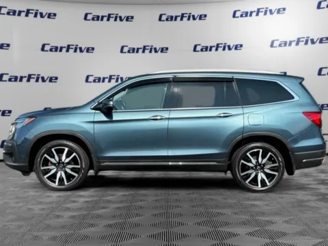 Photos of 2021 Honda Pilot Touring for sale in Nashua, NH at CarFive Nashua, NH