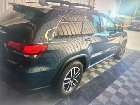 More photos of 2021 Jeep Grand Cherokee Trailhawk at CarFive Nashua, NH, NH