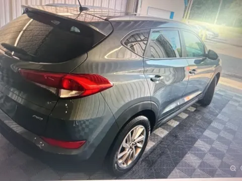 More photos of 2016 Hyundai Tucson SE at CarFive Nashua, NH, NH