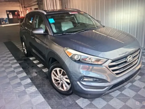 More photos of 2016 Hyundai Tucson SE at CarFive Nashua, NH, NH