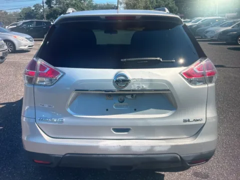 More photos of 2015 Nissan Rogue SL at CarFive Nashua, NH, NH