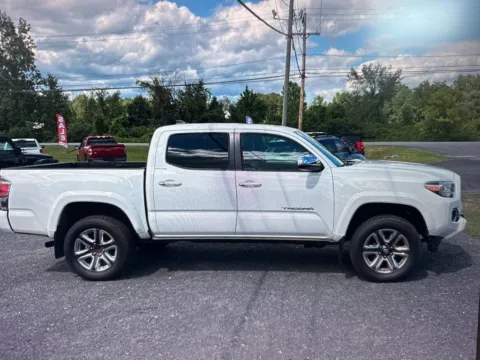 More photos of 2016 Toyota Tacoma Limited at CarFive Nashua, NH, NH