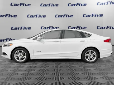 Photos of 2018 Ford Fusion Hybrid SE for sale in Nashua, NH at CarFive Nashua, NH