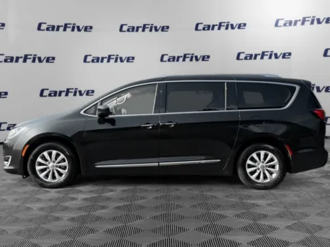 Photos of 2018 Chrysler Pacifica Touring L for sale in Nashua, NH at CarFive Nashua, NH