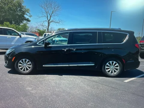 Photos of 2018 Chrysler Pacifica Touring L for sale in Nashua, NH at CarFive Nashua, NH