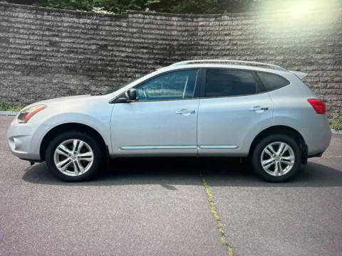 Photos of 2015 Nissan Rogue Select S for sale in Nashua, NH at CarFive Nashua, NH