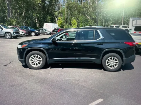 Photos of 2019 Chevrolet Traverse LT for sale in Nashua, NH at CarFive Nashua, NH