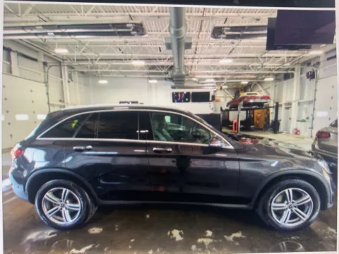 More photos of 2021 Mercedes-Benz GLC 300 at CarFive Nashua, NH, NH