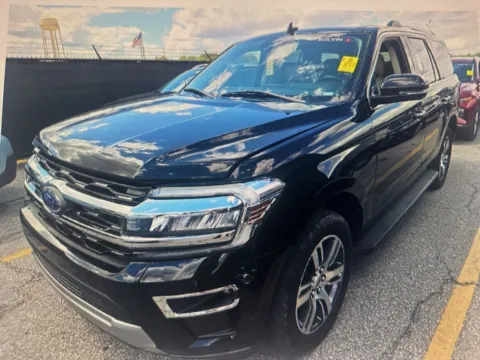 Photos of 2024 Ford Expedition Limited for sale in Nashua, NH at CarFive Nashua, NH