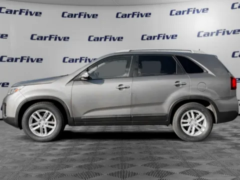 Photos of 2015 Kia Sorento LX for sale in Nashua, NH at CarFive Nashua, NH