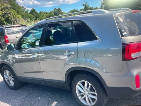 Photos of 2015 Kia Sorento LX for sale in Nashua, NH at CarFive Nashua, NH