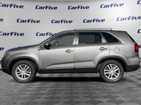 Photos of 2015 Kia Sorento LX for sale in Nashua, NH at CarFive Nashua, NH