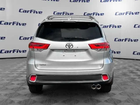 More photos of 2018 Toyota Highlander XLE at CarFive Nashua, NH, NH