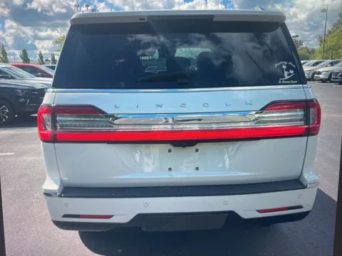 More photos of 2021 Lincoln Navigator Reserve at CarFive Nashua, NH, NH