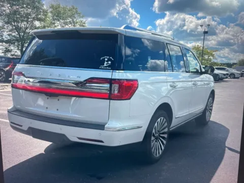 More photos of 2021 Lincoln Navigator Reserve at CarFive Nashua, NH, NH