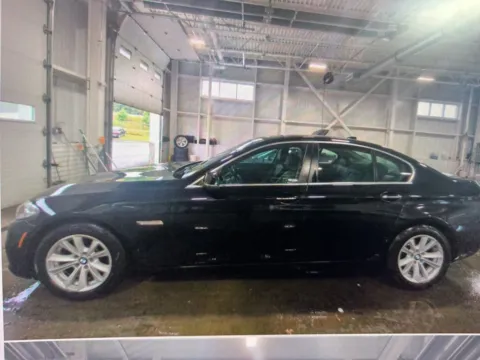 Photos of 2015 BMW 5 Series 528i xDrive for sale in Nashua, NH at CarFive Nashua, NH