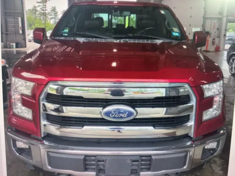 More photos of 2017 Ford F-150 Lariat at CarFive Nashua, NH, NH