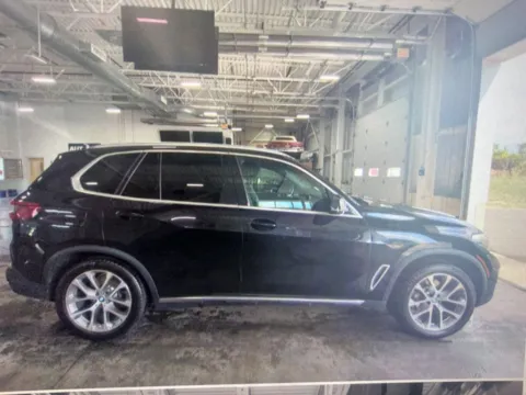 More photos of 2020 BMW X5 xDrive40i at CarFive Nashua, NH, NH