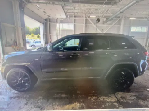Photos of 2019 Jeep Grand Cherokee Altitude for sale in Nashua, NH at CarFive Nashua, NH