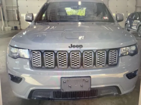 More photos of 2019 Jeep Grand Cherokee Altitude at CarFive Nashua, NH, NH