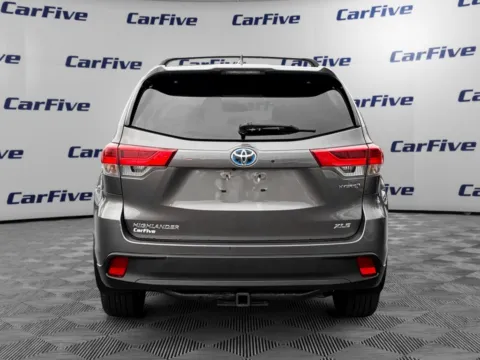 More photos of 2019 Toyota Highlander Hybrid XLE at CarFive Nashua, NH, NH