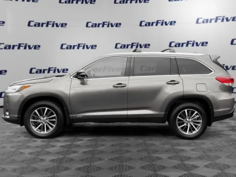 Photos of 2019 Toyota Highlander Hybrid XLE for sale in Nashua, NH at CarFive Nashua, NH