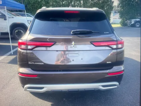 More photos of 2022 Mitsubishi Outlander SEL at CarFive Nashua, NH, NH